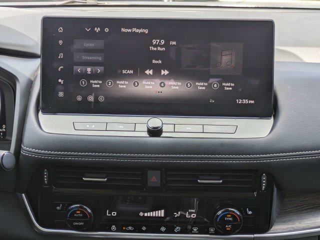 Certified 2025 Nissan Rogue Platinum FWD image 19