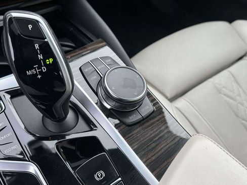 Used 2023 BMW 530i xDrive w/ Premium Package image 33