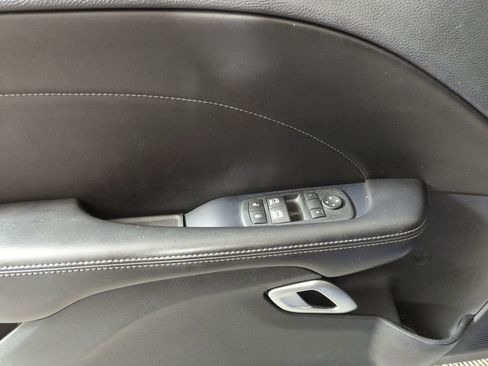 Used 2016 Dodge Challenger SXT Plus image 9