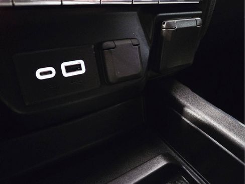Used 2021 GMC Sierra 1500 Elevation w/ Preferred Package AWD/4WD image 39