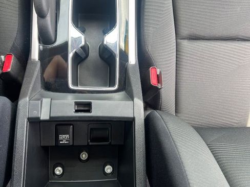 Used 2017 Honda Accord LX image 28