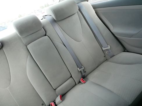 Used 2009 Toyota Camry LE FWD image 14
