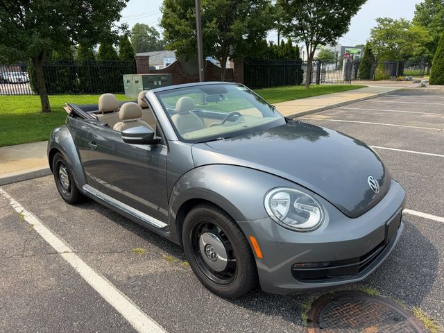 Used 2013 Volkswagen Beetle 2.5 FWD image 2