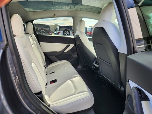 Used 2020 Tesla Model Y Long Range image 41
