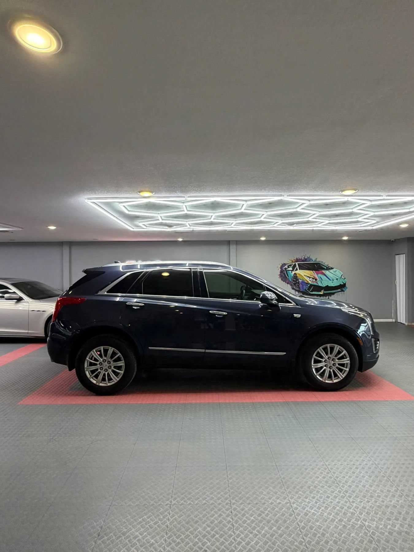 Used 2019 Cadillac XT5 FWD image 7
