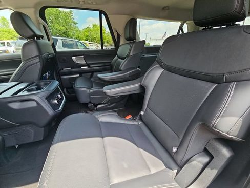 Used 2025 Ford Expedition Max Platinum w/ Driver's Package AWD/4WD image 27