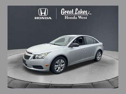 Used 2013 Chevrolet Cruze LS FWD image 1