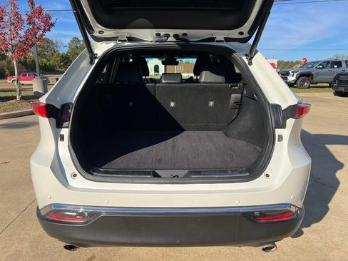 Used 2022 Toyota Venza XLE image 23