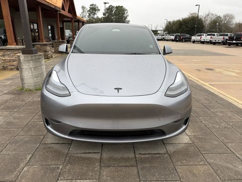 Used 2024 Tesla Model Y Performance image 2