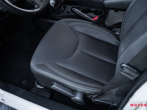 Used 2016 Jeep Wrangler Unlimited Sahara image 17