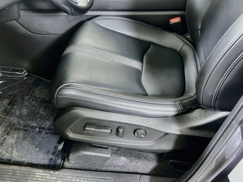 Used 2023 Honda Pilot Touring image 19
