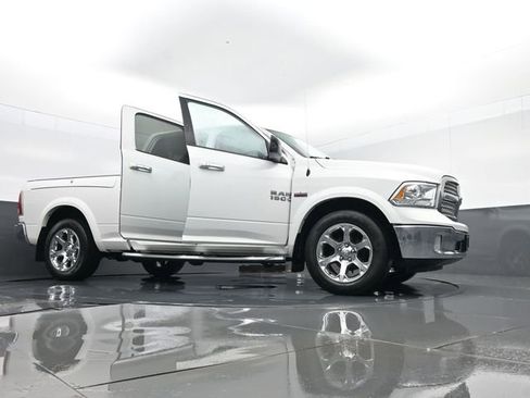 Used 2018 RAM 1500 Laramie image 33