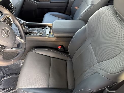 Certified 2024 Lexus GX 550 w/ Cold Area Package AWD/4WD image 16