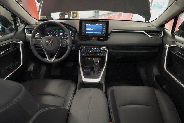 Certified 2022 Toyota RAV4 XLE Premium AWD/4WD image 34