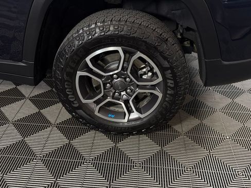 Certified 2023 Jeep Grand Cherokee Trailhawk AWD/4WD image 12