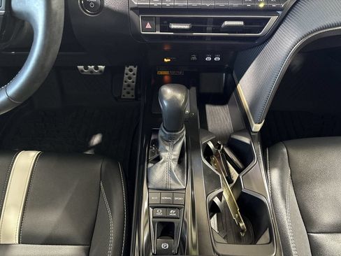 Used 2025 Toyota Camry SE w/ Convenience Package FWD image 21