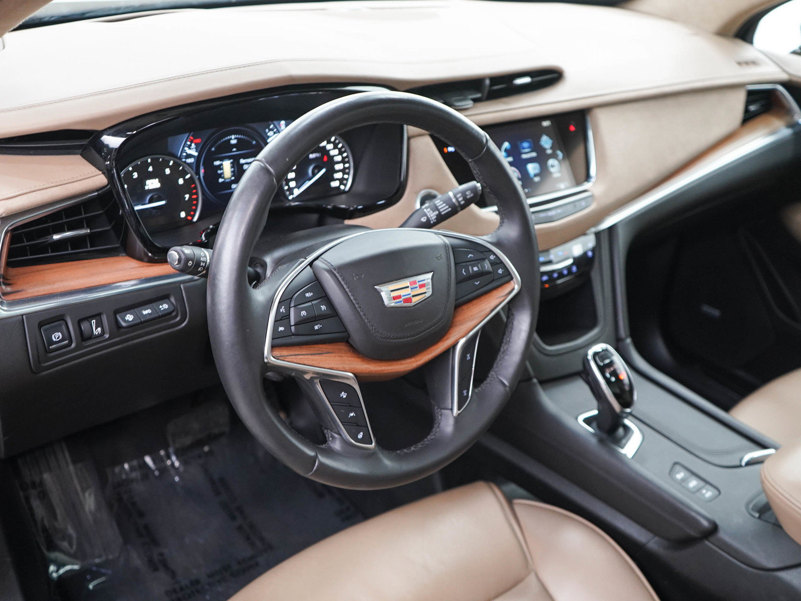 Used 2018 Cadillac XT5 Platinum AWD/4WD image 20