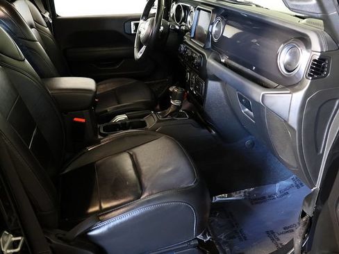 Used 2022 Jeep Wrangler Unlimited Sahara AWD/4WD image 36