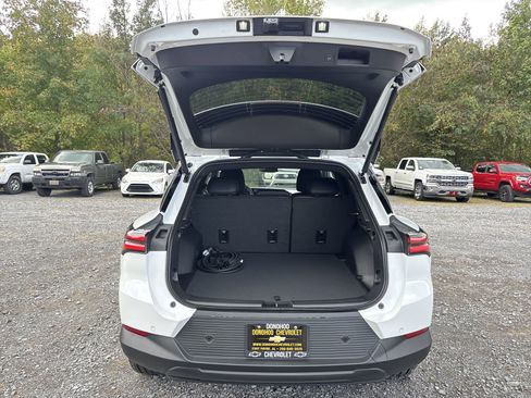 New 2026 Chevrolet Equinox EV LT image 22