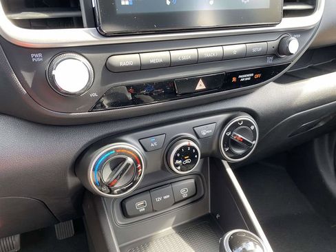 New 2026 Hyundai Venue SE FWD image 12