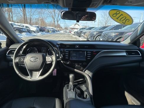 Used 2018 Toyota Camry SE image 20