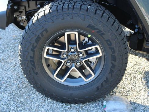 New 2026 Jeep Gladiator Mojave w/ Safety Group image 8