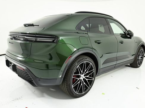 New 2025 Porsche Macan 4S Electric image 7