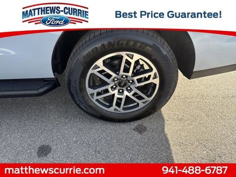 New 2025 Ford Expedition Active image 17