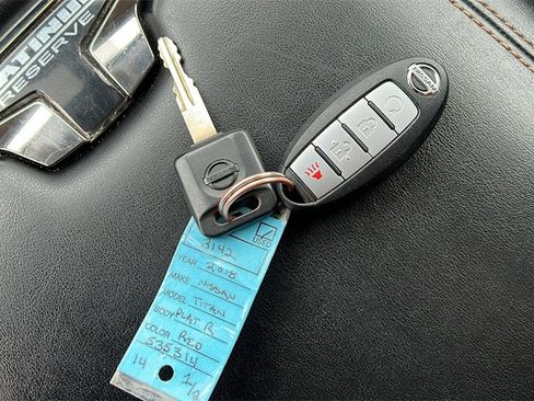 Used 2018 Nissan Titan Platinum Reserve image 41