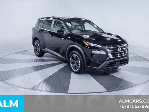 Used 2025 Nissan Rogue SV FWD image 14