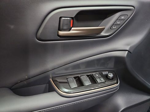 New 2026 Toyota Crown Platinum image 13