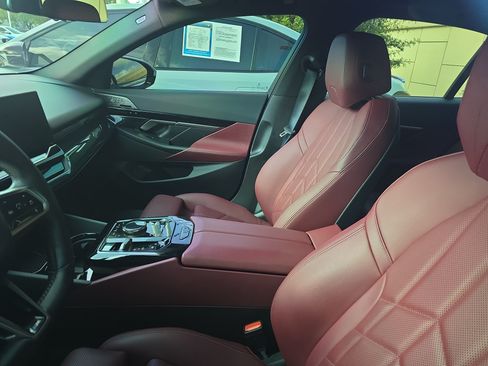 Used 2024 BMW 530i w/ M Sport Package RWD image 4