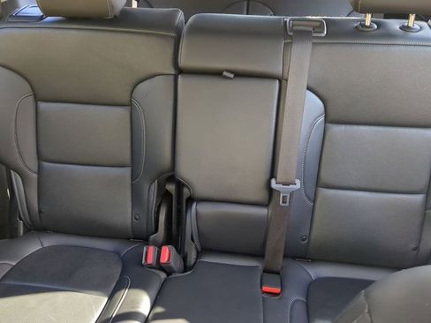 Used 2023 GMC Acadia SLT image 22