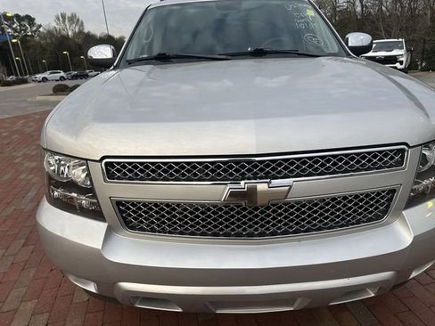 Used 2011 Chevrolet Avalanche LTZ image 22