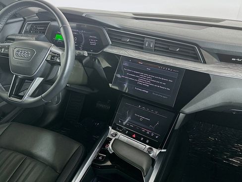 Used 2023 Audi e-tron Premium Plus w/ Premium Plus Package image 6