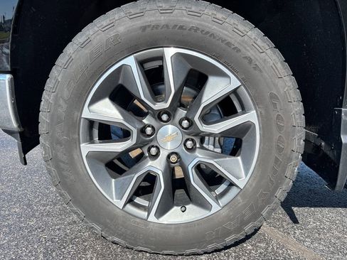 Certified 2022 Chevrolet Silverado 1500 LT AWD/4WD image 31