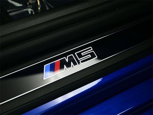 Used 2025 BMW M5 w/ Carbon Package image 37
