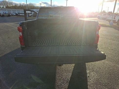 Used 2023 Chevrolet Silverado 1500 LT image 29