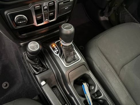 Used 2022 Jeep Gladiator Sport image 20