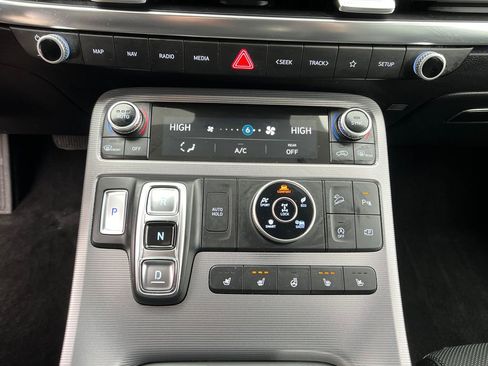 Used 2024 Hyundai Palisade Calligraphy image 17