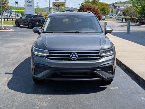 Used 2022 Volkswagen Tiguan SE image 9