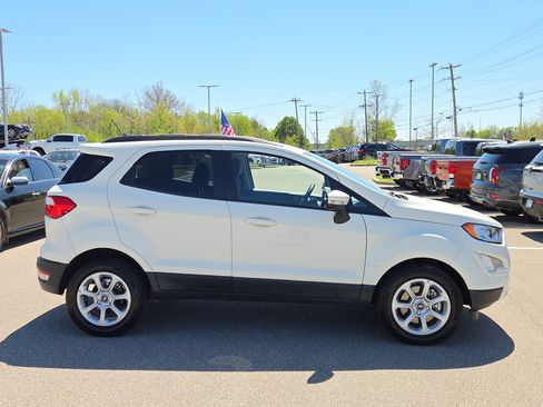 Used 2021 Ford EcoSport SE image 2