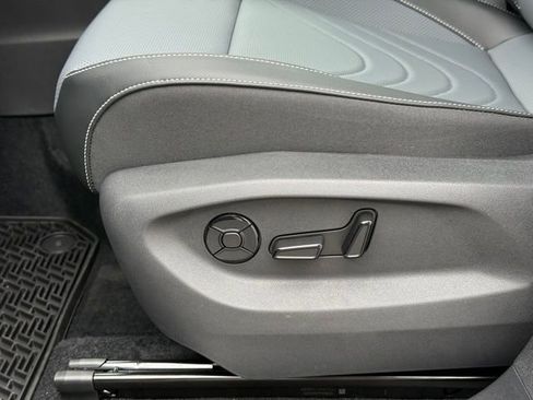 New 2026 Volkswagen Tiguan SE FWD image 11