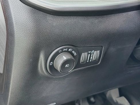 Used 2025 Jeep Compass Limited AWD/4WD image 13