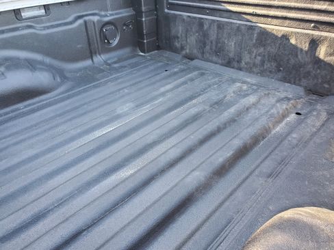 Used 2022 Nissan Frontier SV image 5