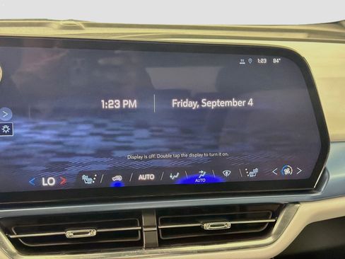 Used 2024 Chevrolet Equinox EV LT FWD image 19