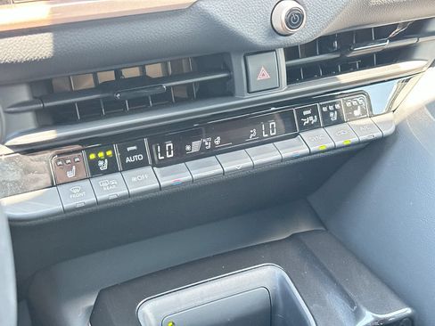 Used 2025 Toyota Crown Signia AWD/4WD image 14