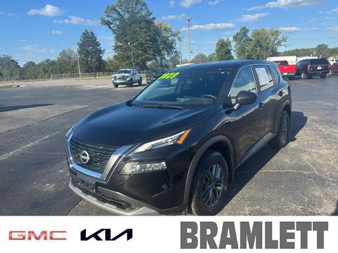 Used 2023 Nissan Rogue S image 1