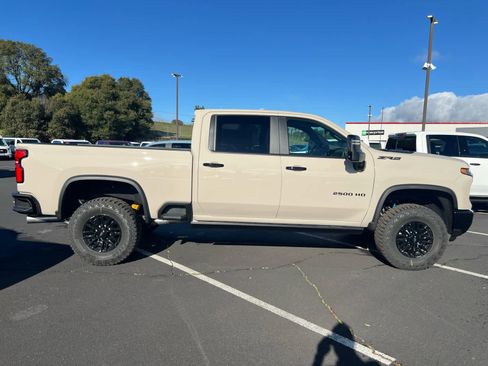 New 2026 Chevrolet Silverado 2500 ZR2 image 7