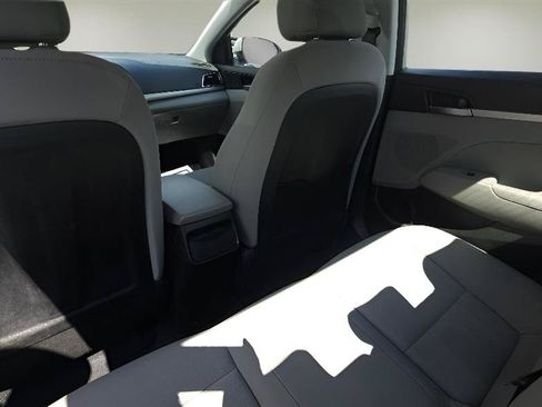 Used 2018 Hyundai Elantra Value Edition FWD image 14